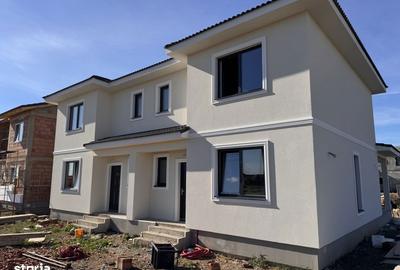 Casă cu 4 camere cu Teren 306 Mp în Central