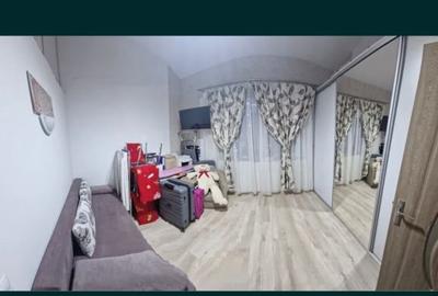 Un apartament cu 3 camere  plin de caldura- gata de mutat ! - 2