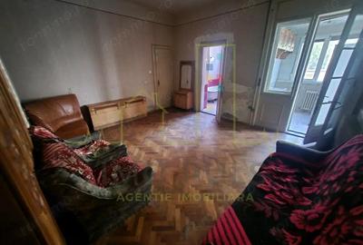 Ultracentral. Parter inalt. Intrare separata. Teren 403 mp in proprietate. - 2