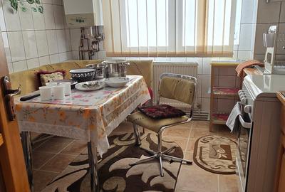 Comision zero la chirias! Apartament 3camere,  etaj3 , micro 4 Târgoviște Comision zero la chirias! Apartament 3camere,  etaj3 , micro 4 Târgoviște - 9