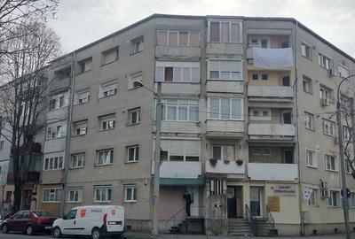 Apartament cu 3 camere semidecomandat în Central - 3
