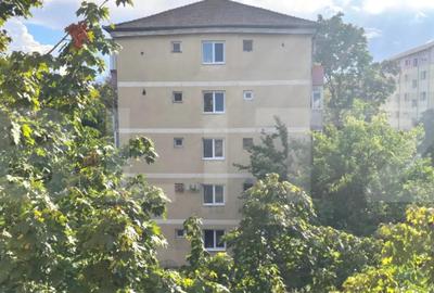 Garsonieră semidecomandată, mobilată în Rogerius