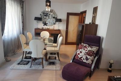 Apartament cu 3 camere decomandat în Ultracentral