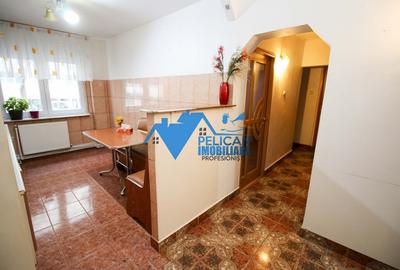 Pacii, 3 camere, etajul 1, decomandat - 2