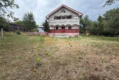 Casa de vacanta, zona Niscov