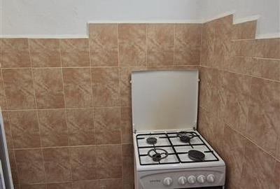 Garsonieră nedecomandată în Baza 3 - 12