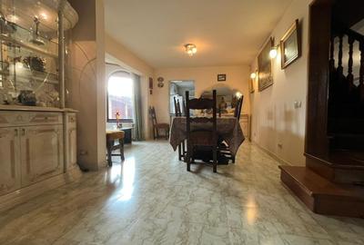 Casă individuală cu 6 camere cu Piscina în Central - 11