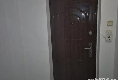 Garsonieră semidecomandată în Titan