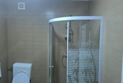 Spațiu comercial, de 135 mp, în Central - 4