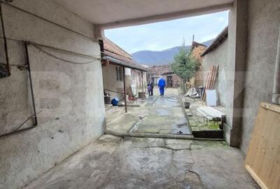 Casă cu 4 camere cu Teren 1025 Mp în Central - 2