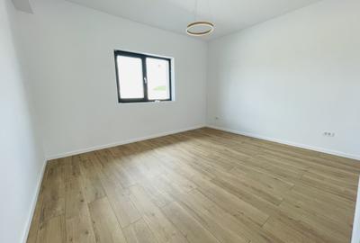 Casă cu 4 camere cu Teren 428 Mp în Domnești - 16