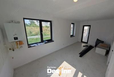 Duplex pe ?os. Voinesti cu 4 camere de 150 mpu, curte pavata, placa beton pod - 2