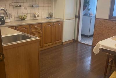 Apartament cu 3 camere decomandat în Astra - 6