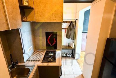 Apartament cu 2 camere semidecomandat, mobilat în Universitate