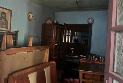 Casă cu 4 camere cu Teren 1439 Mp în Sălard