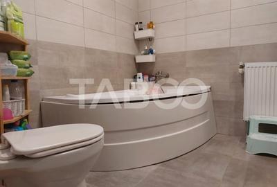 Pret avantajos-Casa si studio de vanzare 146 mpu 5 camere Cisnadie - 10