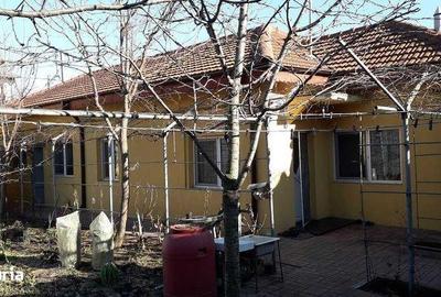 Casă cu 4 camere decomandat cu Teren 280 Mp în Central - 2