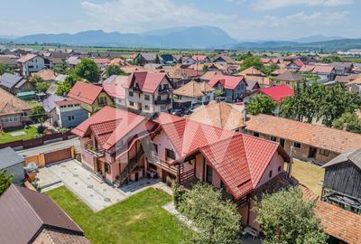 Vila spatioasa de vanzare Rasnov, turism / resedinta, teren 786 mp | Comision 0% - 4