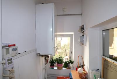 Casă individuală cu 10 camere cu Canalizare în Mihai Bravu - 14