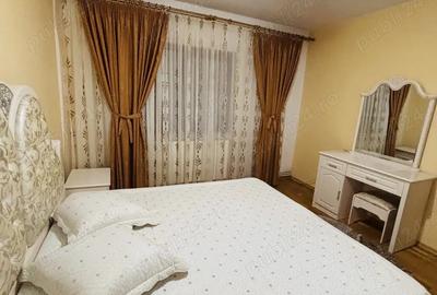 Inchiriez apartament cu 3 camere in Mioveni, zona Robea, etaj 1 - 3