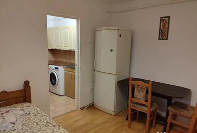 Garsonieră decomandată în Central - 2