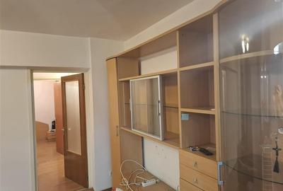 Vanzare apartament 2 camere | Iulia Hasdeu | et 3 | renovat | 55 mp utili | Bloc - 12