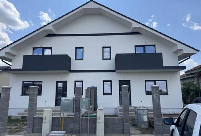 Sanmihaiul Roman Duplex P+M,4 Camere,terasa spatioasa - 1