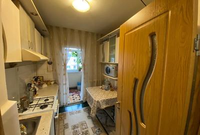 Persoana fizica închiriez apartament în Nicolina I - 5