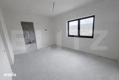 Casă cu 4 camere cu Teren 465 Mp în Apahida