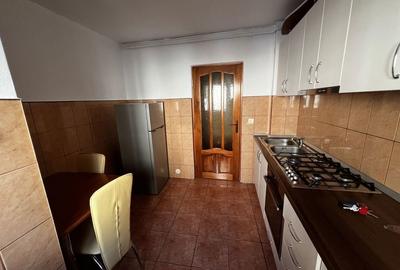 Apartament cu 3 camere semidecomandat în Exterior Vest - 2