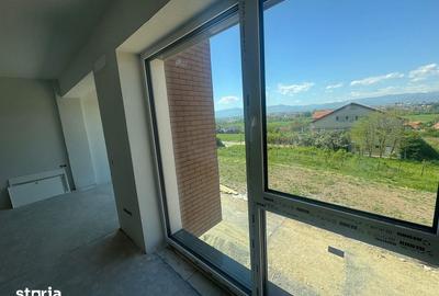 Casă cu 4 camere cu Teren 170 Mp în Gușterița