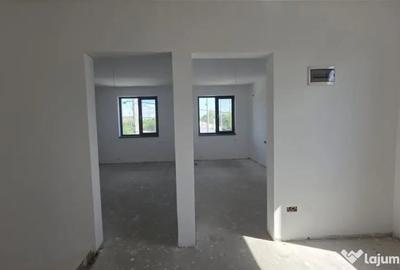 Casă cu 4 camere cu Teren 156 Mp în Central - 12
