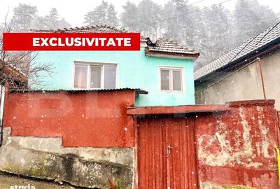 Casă cu 4 camere în Suseni
