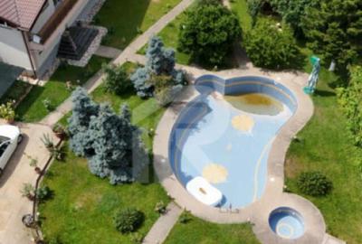 Casa cu teren de 3000 mp - ponton la lac - piscina si casa d - 1