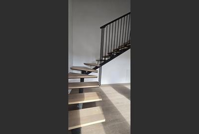 Apartament cu scară interioară - 2 Locuri de Parcare - 7