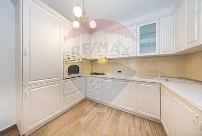 Apartament cu 3 camere decomandat, mobilat în Tractorul - 6