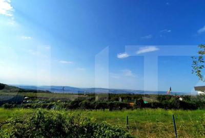 Teren de 3300 mp, în Central