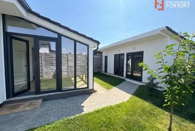 Casă cu 3 camere cu Canalizare în Ghiroda - 1