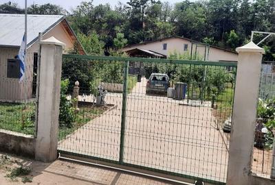 Casă cu 4 camere în Dărăști-Vlașca