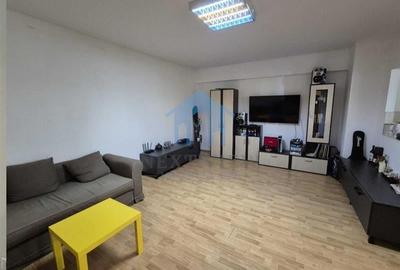 Apartament cu 3 camere decomandat în Mărăști
