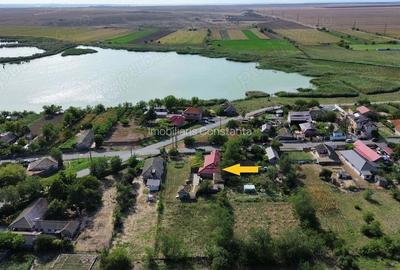 Casă cu 7 camere cu Teren 1000 Mp în Corbu - 1