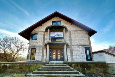 Pensiune semifinisata 3 etaje+mansarda, 18 ari - Maramure?, Rozavlea - 2