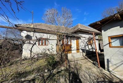 Casă individuală cu 2 camere cu Teren 2900 Mp în Malcoci - 1