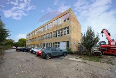 Hala 2.700 mp + birouri 800 mp + teren 1.400 mp AEROPORT BRASOV - 1