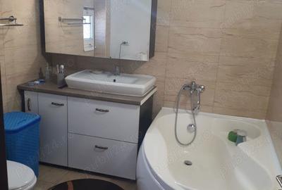 Casă cu 4 camere în Roman - 3