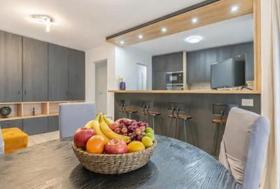Apartament cu 3 camere decomandat, mobilat în Tractorul - 18