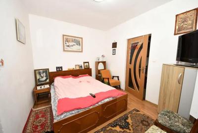 Casă cu 5 camere cu Teren 681 Mp în Bd. Coșbuc