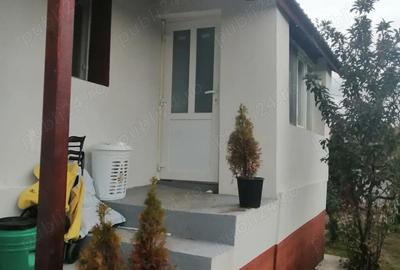 Casă cu 3 camere cu Teren 900 Mp în Central - 2