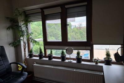 Apartament cu 3 camere decomandat în Central - 2