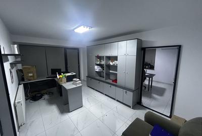 Spațiu comercial, de 50 mp, în Central - 7